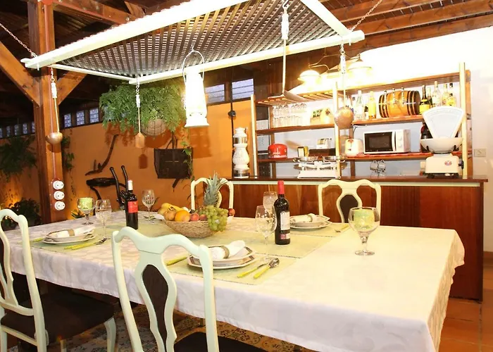 Tinajas Villa Triquivijate